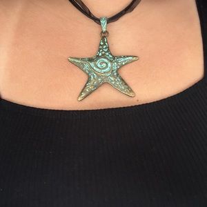 gorgeous brass starfish necklace💖